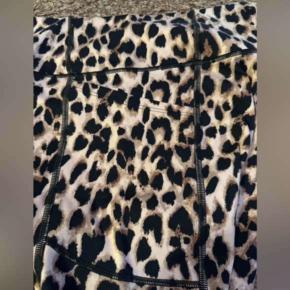 Victoria’s Secret Leggings - 14 - Picture 4 of 5